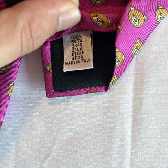 $150 Moschino Bear Print Logo Silk Necktie Tie NWT - Picture 5 of 5
